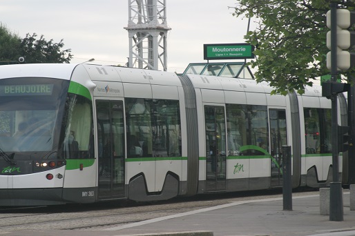 https://www.alainavello.fr/wp-content/uploads/2018/09/Tramway_Nantes_514x342.jpg